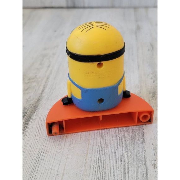 McDonald's Minion AS IS happy Despicable Me 2017 toy figure - Picture 4 of 5